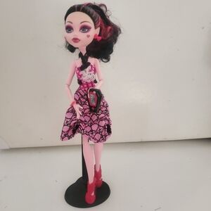 Monster High Dot Dead Gorgeous Draculaura doll, 2012 G1
